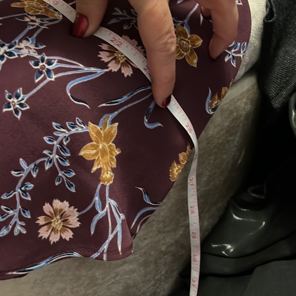 Pink rose brands, floral, print, cold shoulder, top with flowy sleeves - Picture 10 of 11